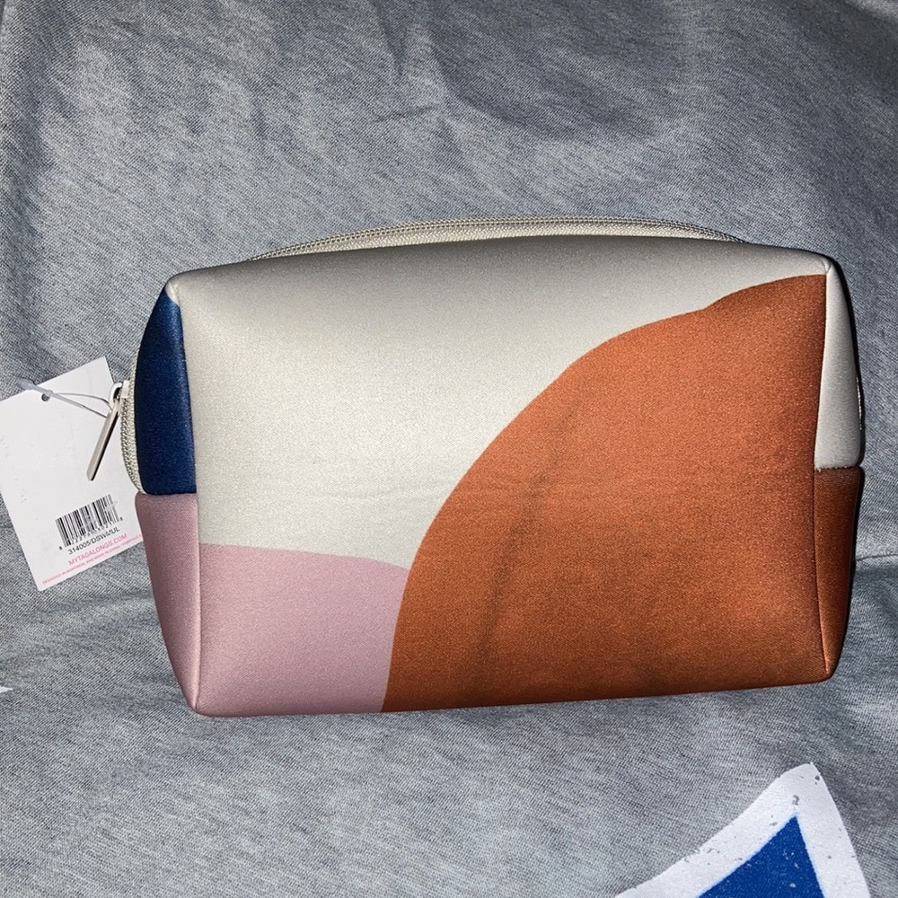 Cosmetic bag - Picture 2 of 5
